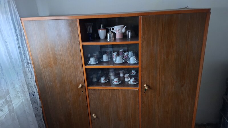 Doua corpuri de mobila